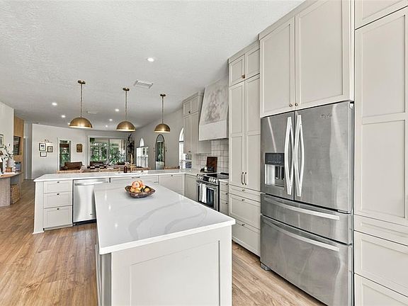 5th image of 624 KINGSMILL COURT
