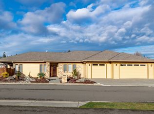 61 Royal Loop, Sequim, WA 98382