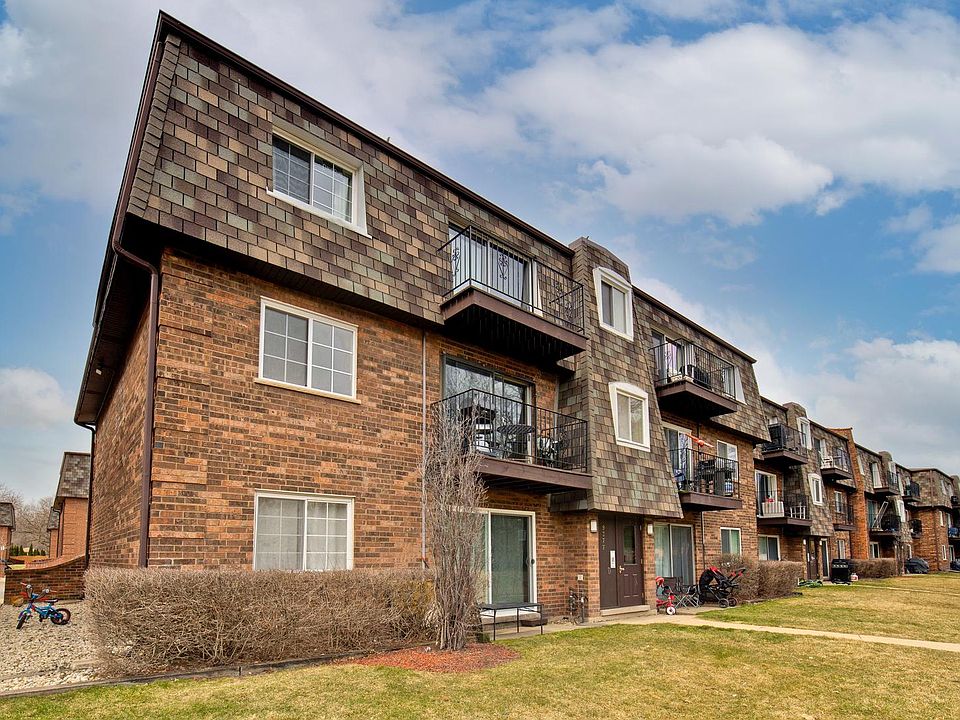 1st image of 9377 Bay Colony Dr APT 3S