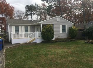 241 Neptune Dr, Manahawkin, NJ 08050