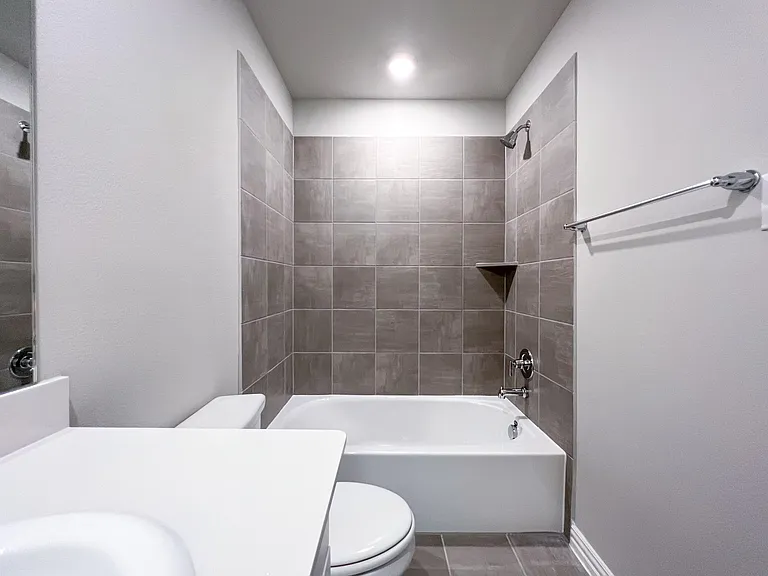 1204 Blue Ridge Pl — Photo 24