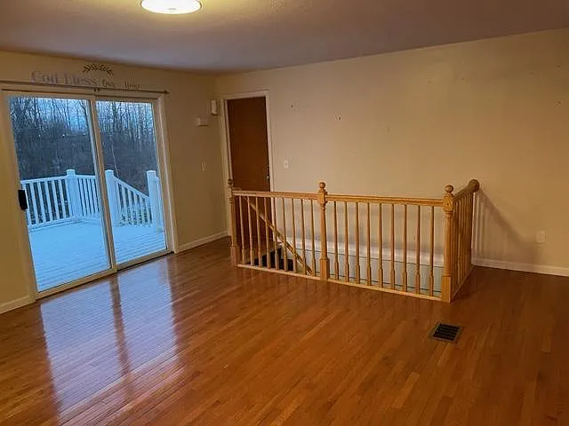 40 Shamrock Dr — Photo 4