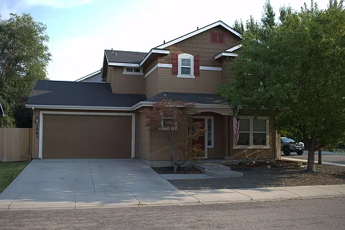 1563 W Cyrus St Photo 1
