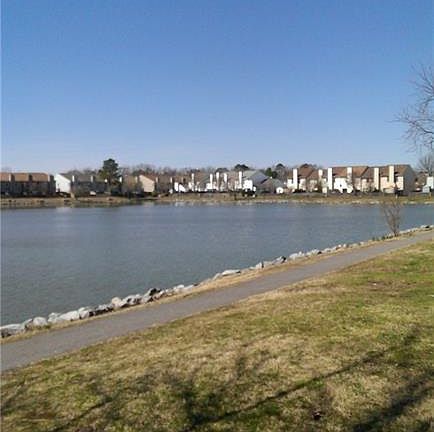 2nd image of 327 Paxford Dr