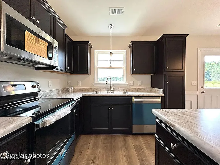 707 Alpha Ct — Photo 13