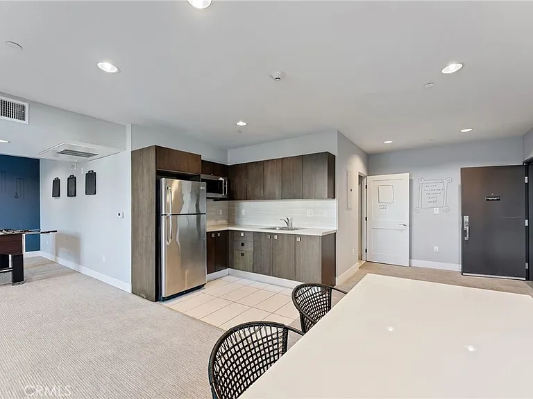 118 N Kings Rd #201 — Photo 32