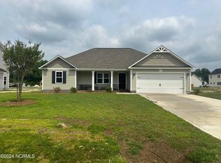 534 Orchard Creek Dr, Richlands, NC 28574