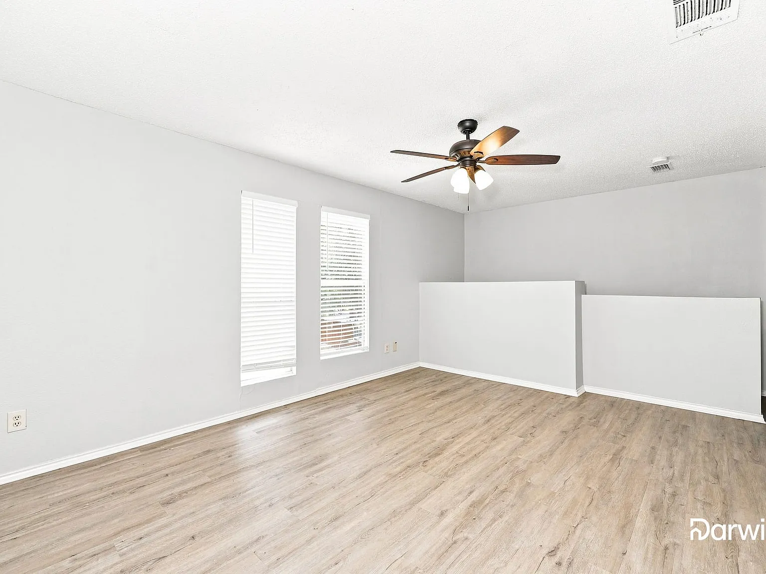 3 bed, 2.5 bath, 2213 sqft, $2,410 — Photo 4
