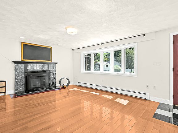 5th image of 11 Garrison Rd