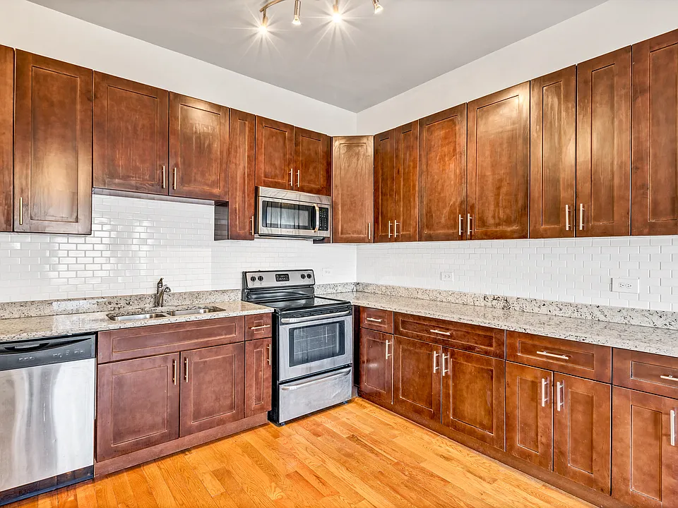5713-15 N. Kenmore Ave.