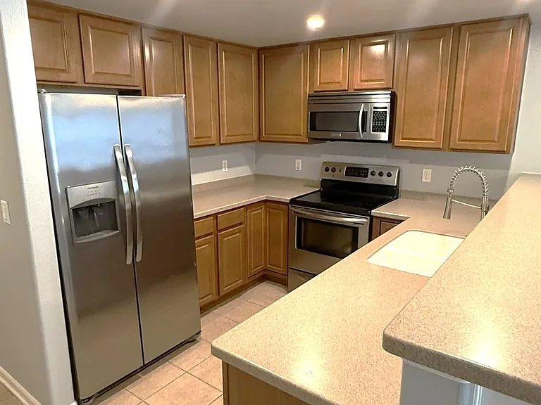 1212 Walnut Ave #4 — Photo 2