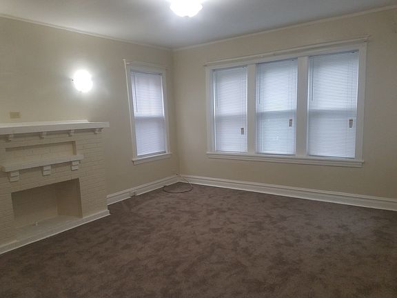 3rd image of 1836 N Mayfield Ave #2