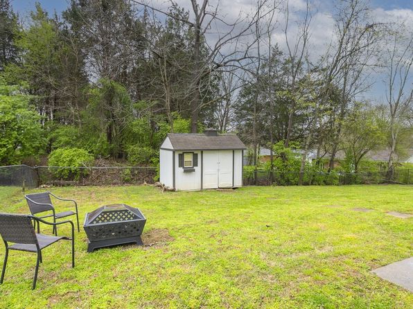 4304 Central Valley Dr, Hermitage, TN 37076