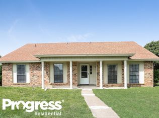1911 Uvalde St, Mesquite, TX 75150