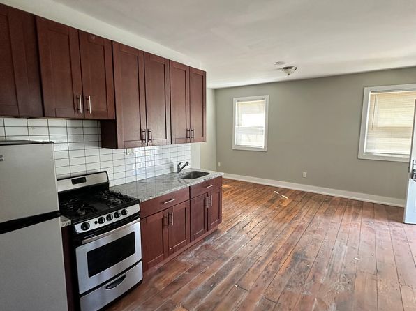 193 W Main St FLOOR 1
