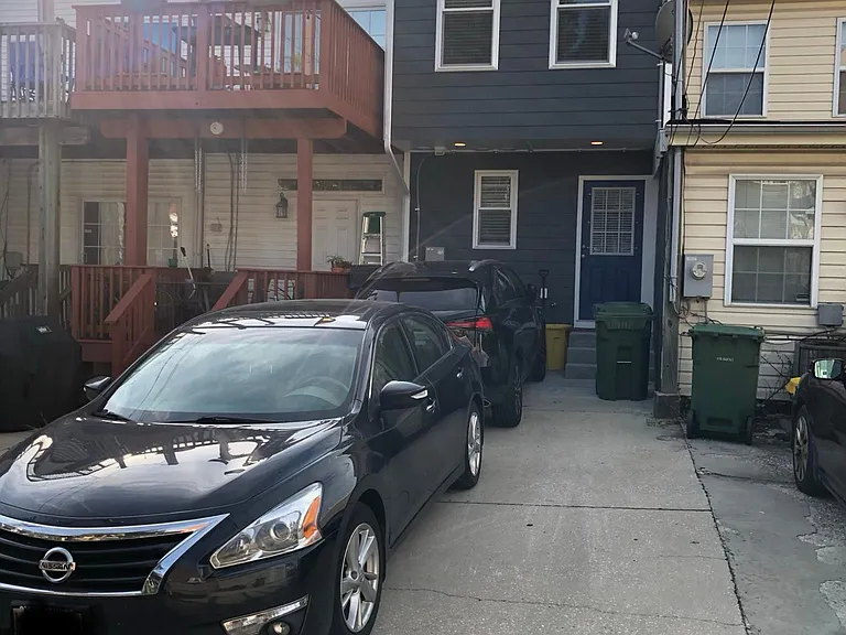 1631 Clarkson St — Photo 2