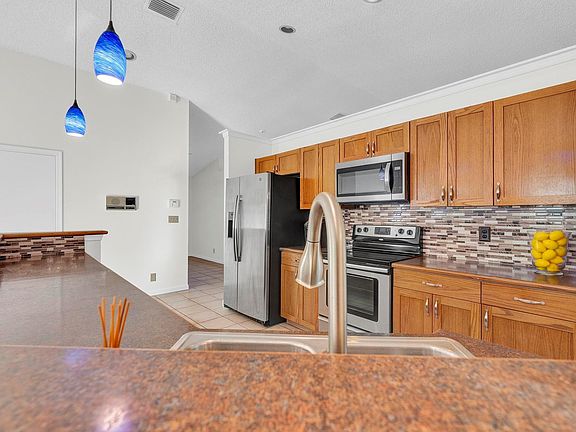 5th image of 11960 NW 24th Street