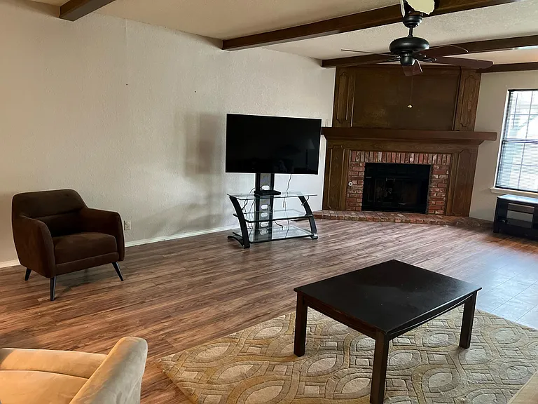 7920 S Irvington Ave — Photo 4