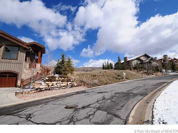 2nd image of 2563 Larkspur Dr #38