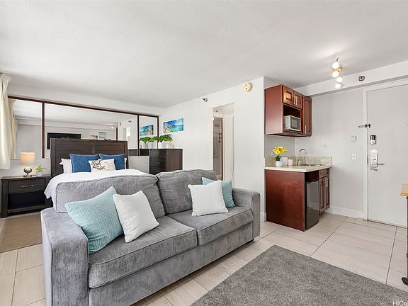 4th image of 444 Kanekapolei St #508