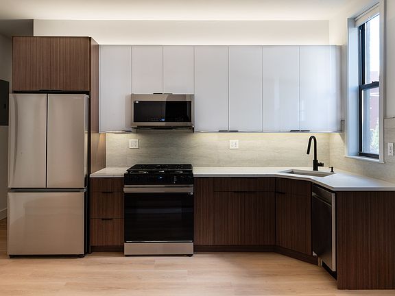 4th image of 290 15th St APT 1R