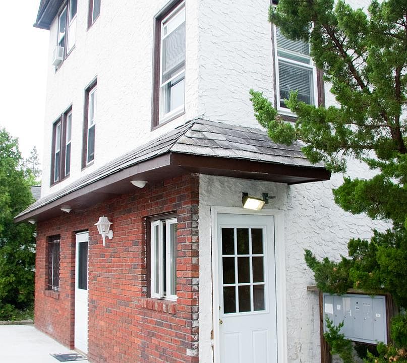 1st image of 100 Highland Ave APT 2A