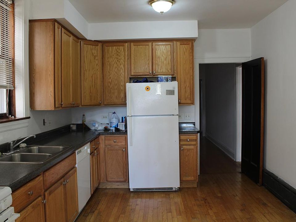 1st image of 5824 N Virginia Ave #1