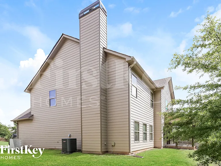 101 Village Park Dr — Photo 17