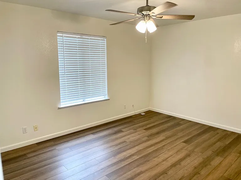 363 E Florinda St — Photo 13