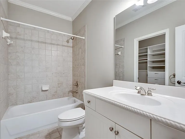 240 Lullwater Ct — Photo 49