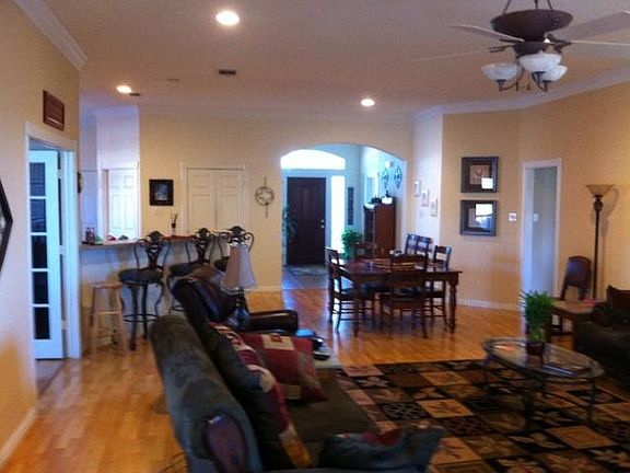 4th image of 1608 Twin Oaks Dr