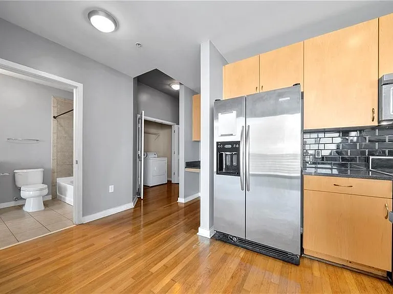 400 W Peachtree St NW #2504 — Photo 8