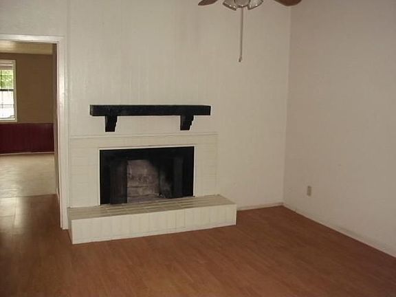 4th image of 427 Lake Highland Dr