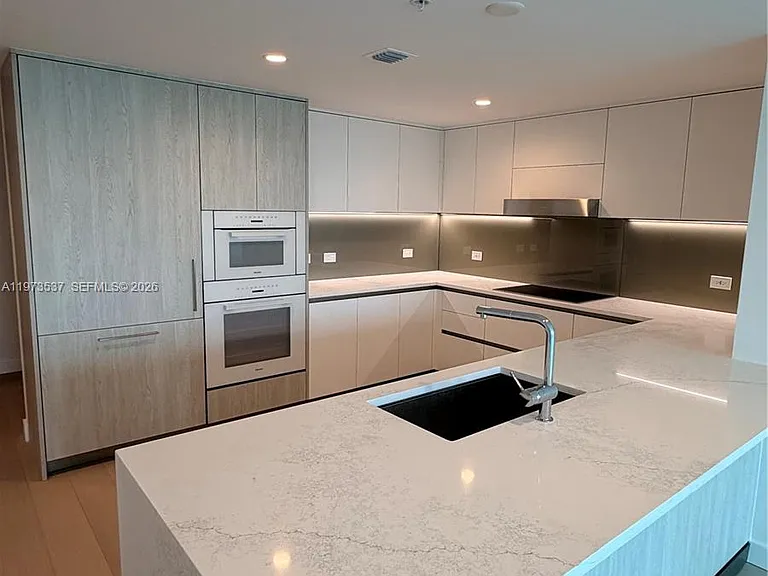 9201 E Bay Harbor Dr #309 — Photo 13