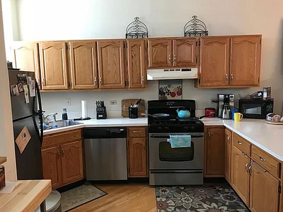 3rd image of 1948 W Berteau Ave #1