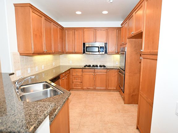 4th image of 1721 S Hill Rd #7-304