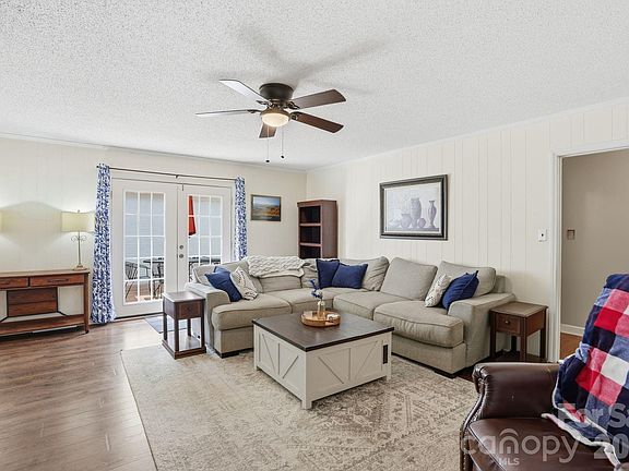 3rd image of 7245 Hopeton Rd