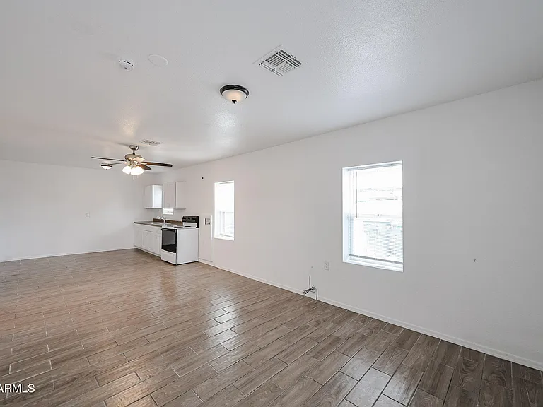 1215 W Pima St — Photo 5