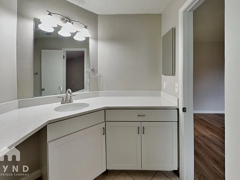 10958 Mandarin Station Dr E — Photo 9