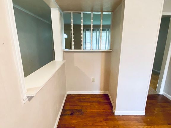 2nd image of 2023 E Elm St