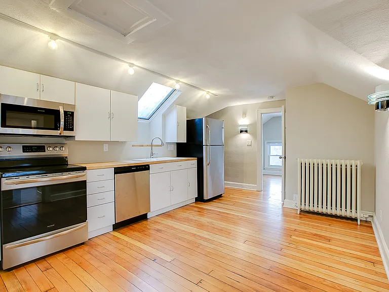 2450 Blaisdell Ave S #3 — Photo 1