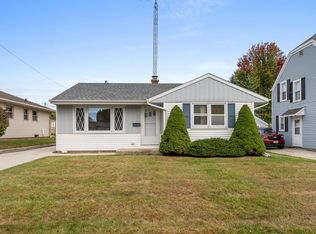 814 Manitou St, Manitowoc, WI 54220