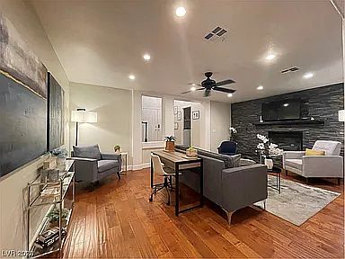 5th image of 2815 Via Florentine St