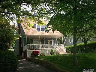 4th image of 175 School St