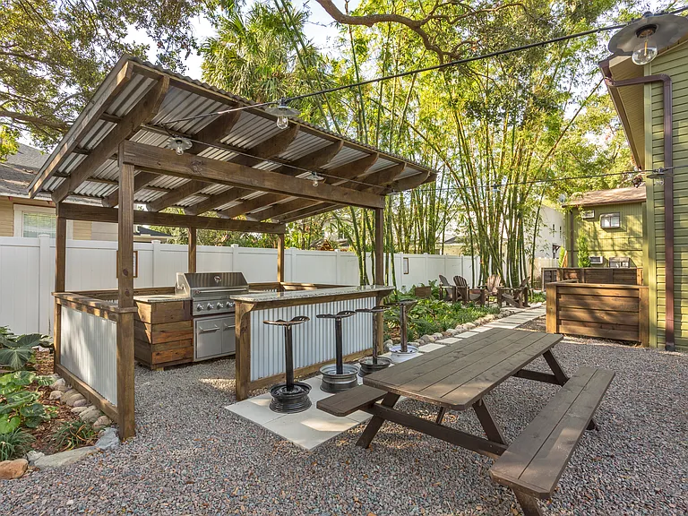 301 S Gomez Ave #G — Photo 14