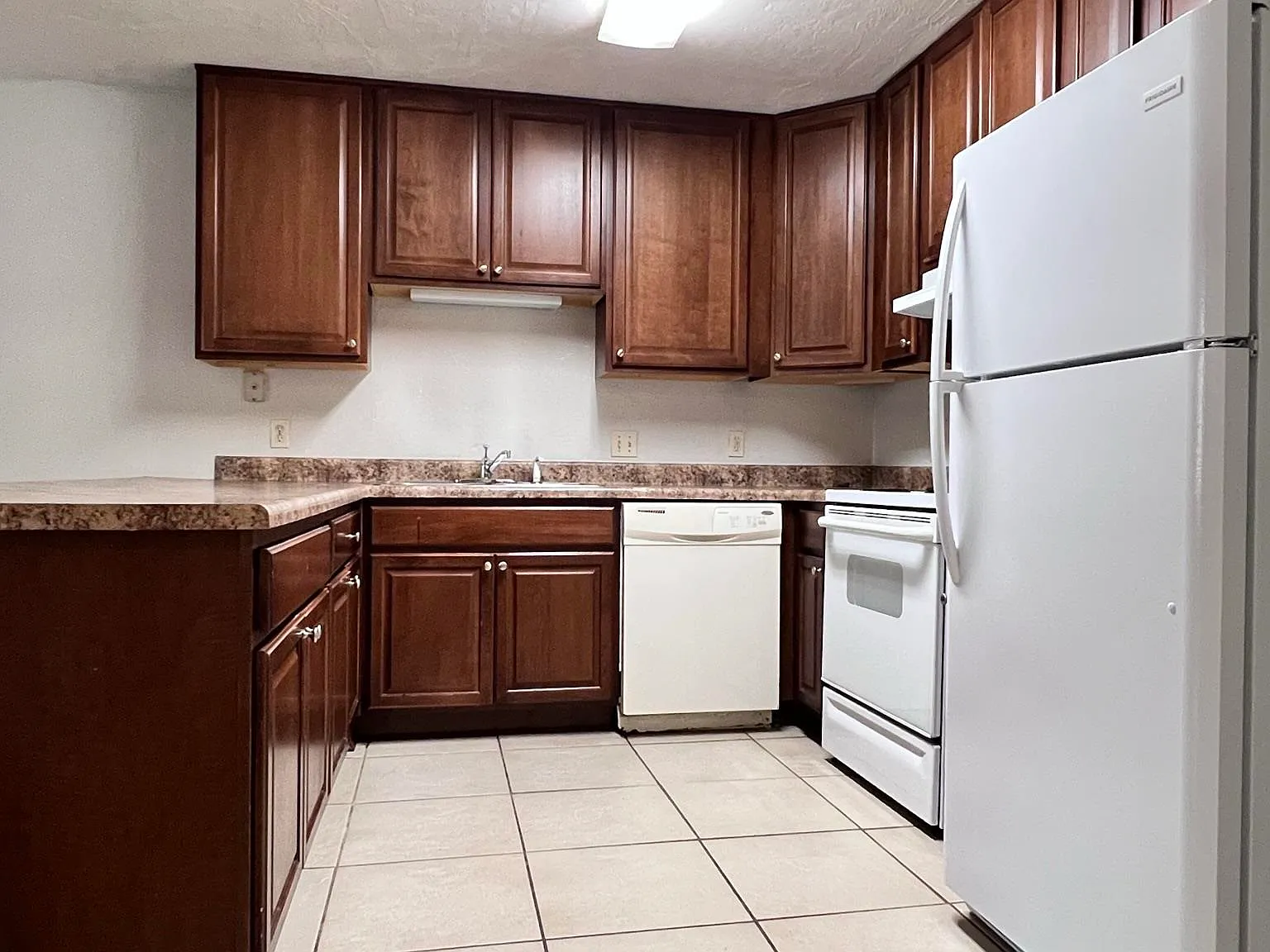 2 bed, 1018 sqft, $1,195 — Photo 4