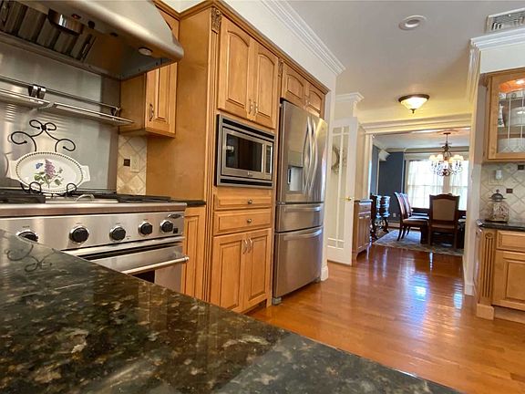 4th image of 30 Rolling Hills Dr