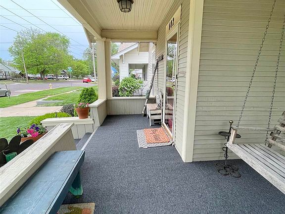 3rd image of 402 E 12th Ave