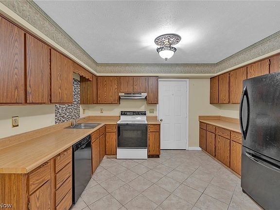 3rd image of 7246 Scottsdale Cir