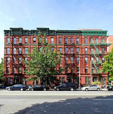 Rented by Yuco Management | media 12